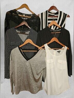 6/45$ Bundle Women's Tops - Size XS - Le CHATEAU, Femme De Carriere, Foxy Jeans